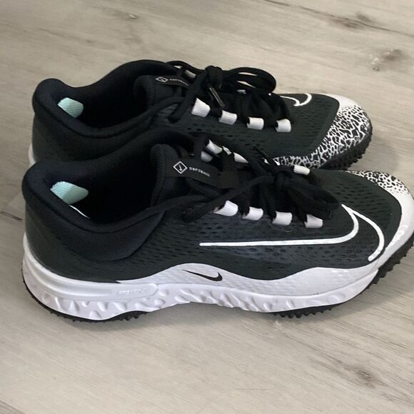 NEW-Nike-Alpha Huarache Elite 4 FastpitchTurf Shoes Black & White-womens Size 11 - Picture 7 of 16